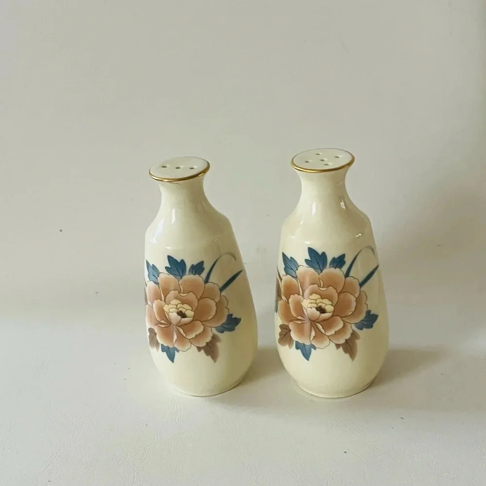 Floral Cream Ceramic Salt and Pepper Shakers Japan